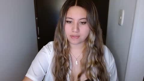 EIMY   MODEL INDEPENDENT online show from November 21, 5:31 am