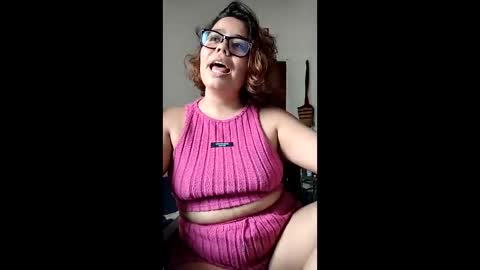 eimy_saenzz online show from February 14, 7:16 pm