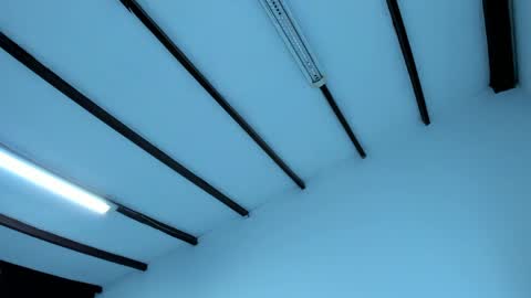 Eiryn Raven online show from April 16, 11:54 am