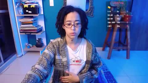 Ela  Help me reach 100 thumbs up online show from October 26, 7:37 am