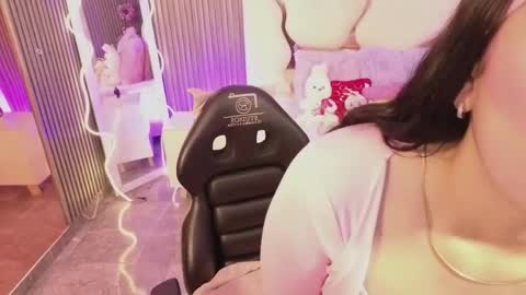 ela_tay1 online show from April 13, 7:14 pm