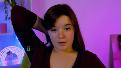 Snapshot of elara_jadie chatting on October 19, 2:08 pm Elara online show from October 19, 2:08 pm