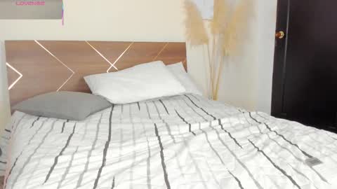 Ela online show from November 12, 9:46 pm