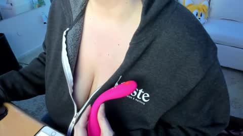 electrifiedlove_ online show from February 19, 9:03 pm