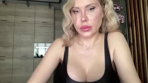 elena_wow online show from March 5, 9:27 am