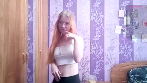 Mia online show from February 24, 4:33 am