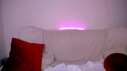 elenamonroe_ online show from February 15, 4:48 am