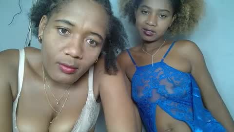 Snapshot of elia011 chatting on February 9, 12:52 pm elia011 online show from February 9, 12:52 pm