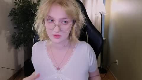 Ellie online show from March 6, 5:24 am