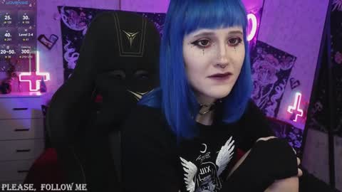 Snapshot of elika_kay chatting on January 10, 7:32 pm  MORE ME   online show from January 10, 7:32 pm