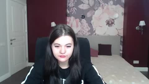 ElinaMils online show from March 12, 6:40 am