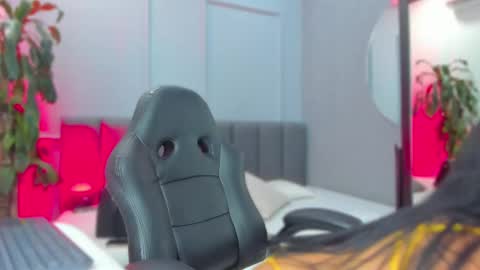 Elisa online show from September 22, 7:56 pm