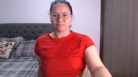 Snapshot of elisa_connors18 chatting on February 2, 8:41 pm      online show from February 2, 8:41 pm