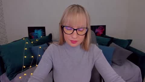 Snapshot of elisabethmills chatting on February 2, 11:40 am Elisabeth online show from February 2, 11:40 am