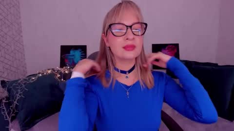 Snapshot of elisabethmills chatting on February 27, 11:52 am Elisabeth online show from February 27, 11:52 am