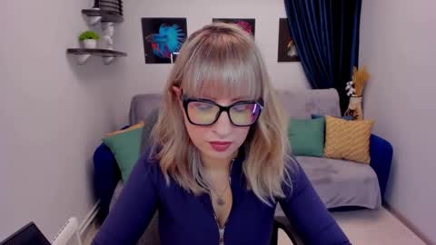 Snapshot of elisabethmills chatting on January 16, 5:12 pm Elisabeth online show from January 16, 5:12 pm