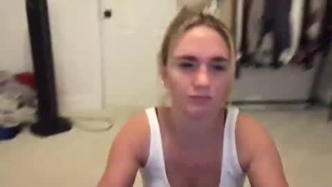 Elisa Sinclair online show from December 28, 6:40 pm