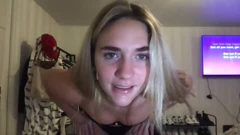 Elisa Sinclair online show from January 2, 12:02 am