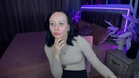Snapshot of eliseroyalty chatting on March 12, 10:26 am EliseRoyalty online show from March 12, 10:26 am