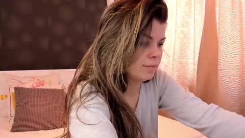 Elly online show from February 24, 8:58 am