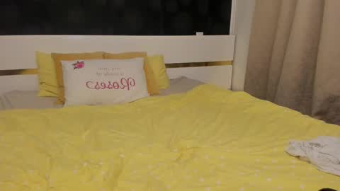 Elly online show from February 19, 8:29 pm