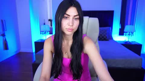 elisevelour online show from June 13, 11:51 am