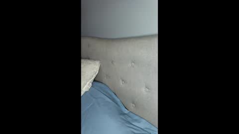 elishacohen33 online show from April 11, 8:23 pm