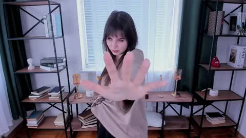 Elis online show from April 12, 8:50 am