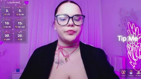 Eliss online show from November 28, 6:55 pm