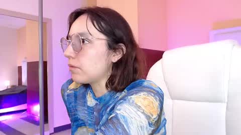 Eliza online show from January 8, 7:40 pm