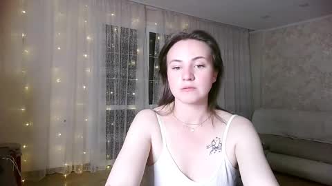 Elizabeth online show from May 10, 9:17 pm