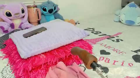 Snapshot of elizabeth_18_ chatting on October 7, 5:12 am ELIZA online show from October 7, 5:12 am