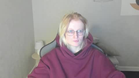 Elizabeth online show from November 18, 1:17 am