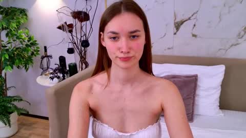 Elizabeth online show from October 31, 4:44 pm