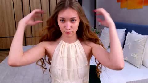 Elizabeth online show from March 19, 4:22 pm