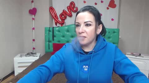 ElizabethSho online show from February 11, 8:32 pm