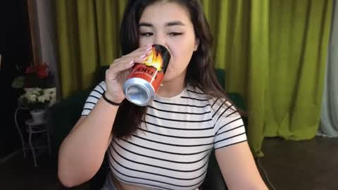 Elizabeth online show from April 8, 5:48 pm