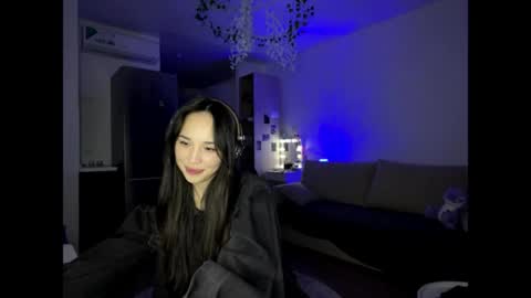 Elizabet online show from April 16, 8:30 pm