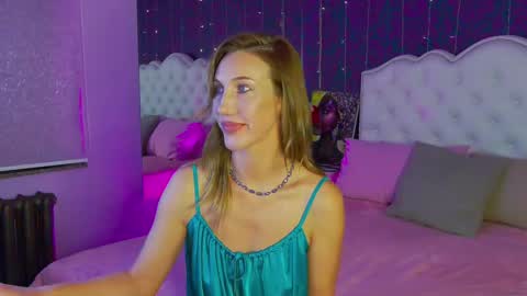 Snapshot of elizamayers chatting on February 27, 10:20 pm Linda online show from February 27, 10:20 pm