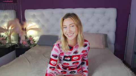 Snapshot of elizamayers chatting on September 20, 1:42 pm Linda online show from September 20, 1:42 pm
