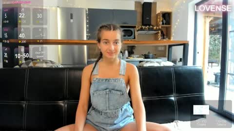 Eliz                               online show from April 14, 3:12 pm