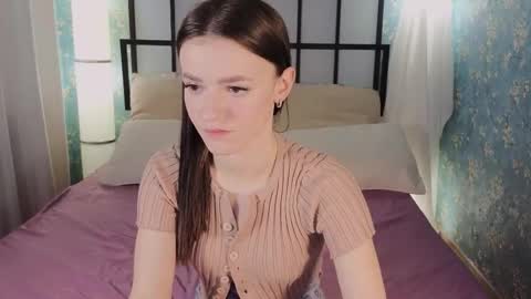 elizzza_ online show from September 13, 5:48 am