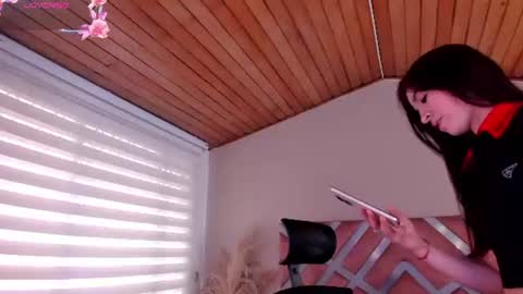 Ella Olmos  online show from June 16, 1:56 pm