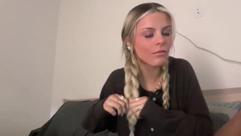 Ella online show from February 4, 4:37 am