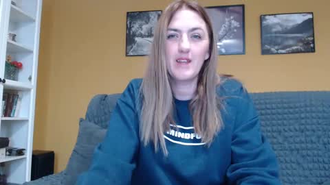Snapshot of ella_max_live chatting on February 24, 7:20 am Ella  Max online show from February 24, 7:20 am