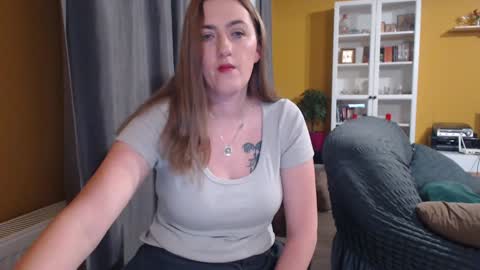 Snapshot of ella_max_live chatting on January 22, 6:42 am Ella  Max online show from January 22, 6:42 am