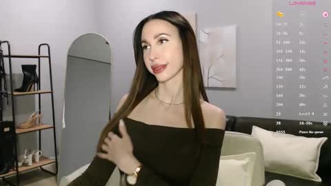 Ella online show from March 19, 9:35 am