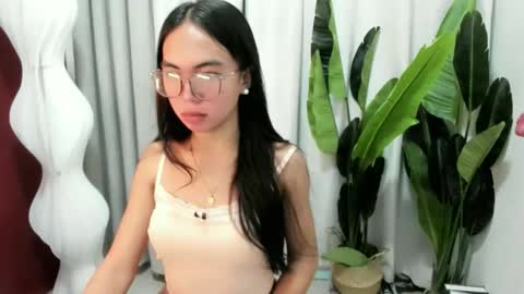 ella_walkerxxx online show from April 11, 8:45 pm