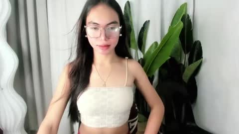 ella_walkerxxx online show from April 13, 10:10 pm