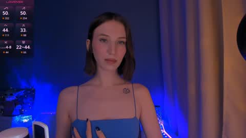 ellaamber online show from January 29, 8:35 pm